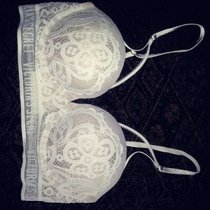 N.W.O.T. Victoria Secret Bra SZ. 32C